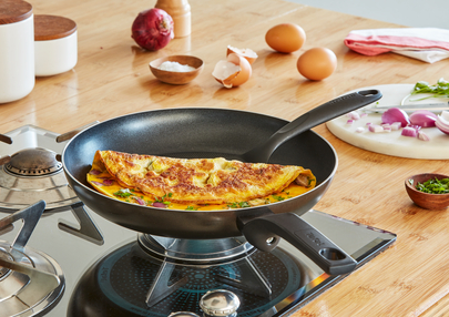 Tefal Easy Cook Frypan 32cm Titanium Non Stick Thermo Signal 100% Safe Cooking Pan Suitable for All Heat Sources Except Induction B5540802 - Image 11